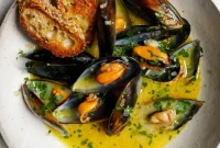 Aromatic White Wine Butter Mussels