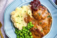 Vegan Norwegian Meatballs with Savory Gravy