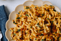 One-Pot Vegan Cheeseburger Pasta