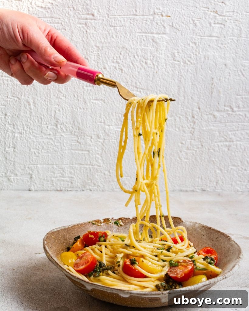 Simple Summer Tomato Pasta 2 Fresh cherry tomatoes, garlic, and basil for no-cook tomato pasta