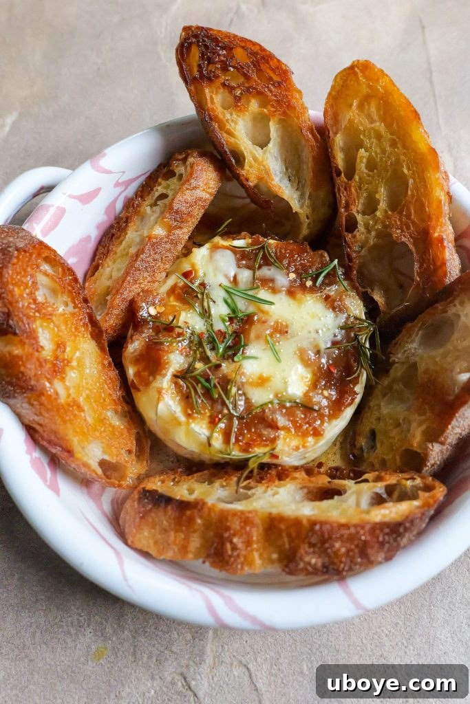 Love Beyond Labels: A Valentine's Dinner 3 Baked Brie Appetizer